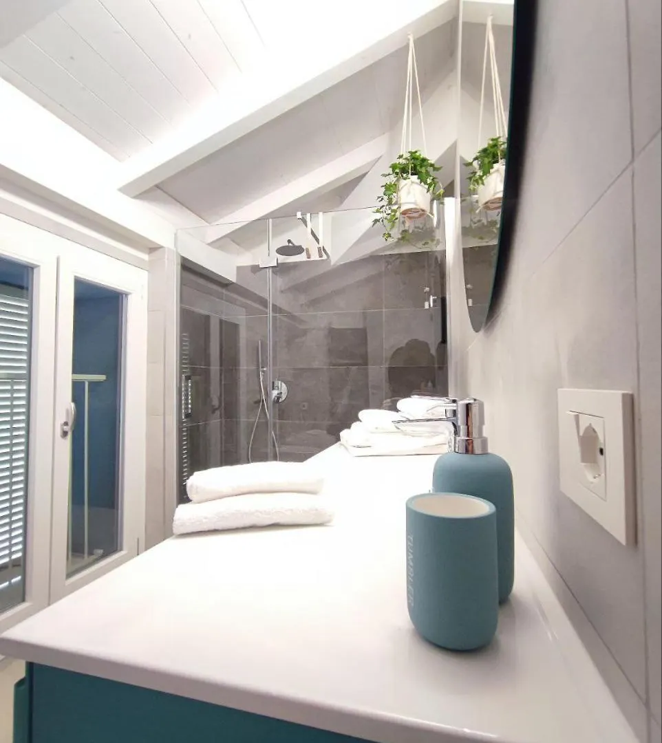 Rooms,Reggio Affittacamere Con Bagno Privato, Tv, Clima , Wi-Fi 雷焦艾米利亚 意大利