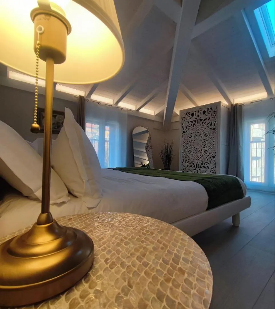 Rooms,Reggio Affittacamere Con Bagno Privato, Tv, Clima , Wi-Fi 雷焦艾米利亚